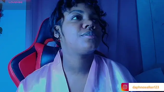 Snapshot of Daphnewalker__ chatting on 02.21.26 Daphnewalker online show from 02.21.26