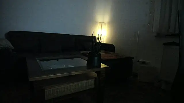 Snapshot of molicaremolicare chatting on 10.29.25 molicaremolicare online show from 10.29.25