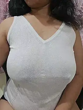 Snapshot of Jassi_Does chatting on 11.16.25 Jassi Does online show from 11.16.25