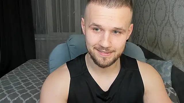 Snapshot of Vladik_b chatting on 02.15.25 Vladik b online show from 02.15.25