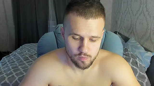 Snapshot of Vladik_b chatting on 02.22.25 Vladik b online show from 02.22.25