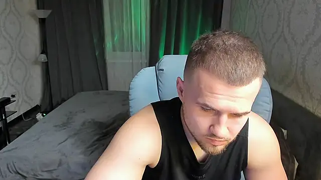 Snapshot of Vladik_b chatting on 03.11.25 Vladik b online show from 03.11.25