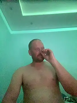 Krzysiekg123 online show from 10.12.25