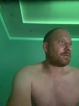 Krzysiekg123 online show from 10.17.25