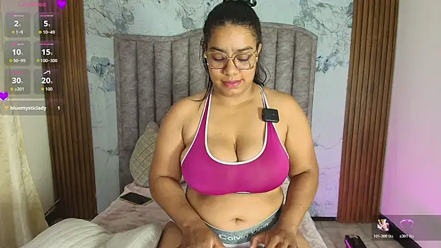 Snapshot of kendrakaramelo chatting on 11.02.25 kendrakaramelo online show from 11.02.25