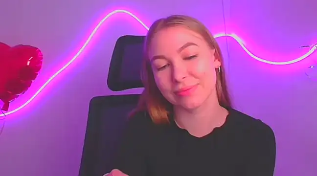 Snapshot of Dana_flowers chatting on 03.11.25 Dana flowers online show from 03.11.25