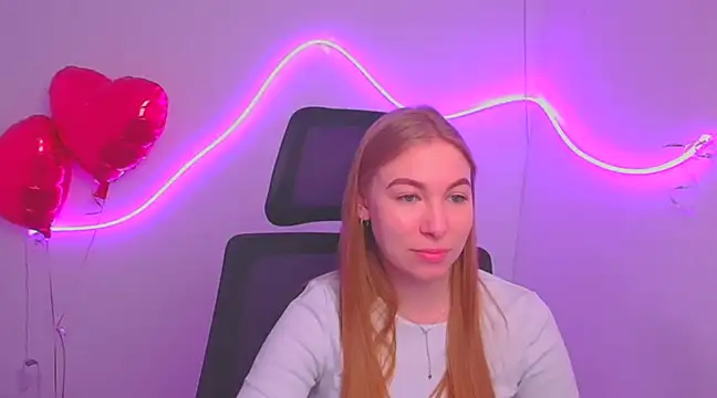 Snapshot of Dana_flowers chatting on 03.12.25 Dana flowers online show from 03.12.25