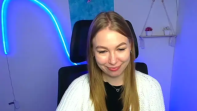 Snapshot of Dana_flowers chatting on 10.26.25 Dana flowers online show from 10.26.25