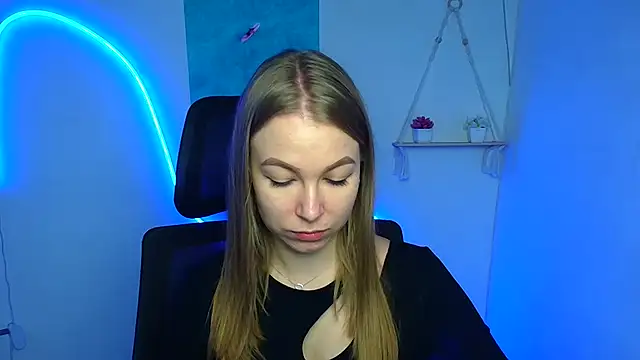 Snapshot of Dana_flowers chatting on 10.27.25 Dana flowers online show from 10.27.25