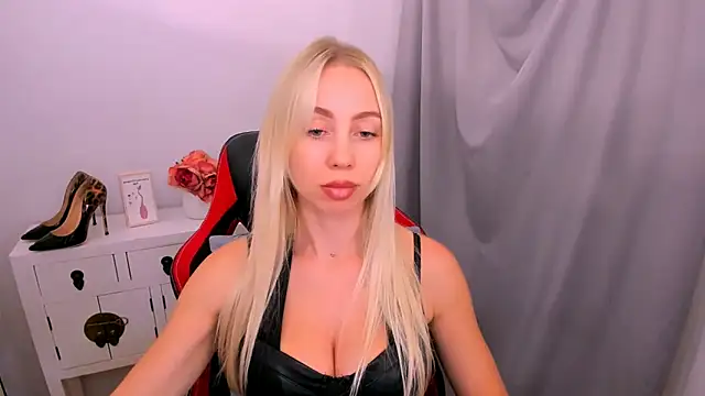 Snapshot of MargaritaRose chatting on 06.08.26 MargaritaRose online show from 06.08.26