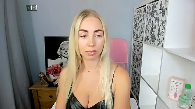 Snapshot of MargaritaRose chatting on 07.15.26 MargaritaRose online show from 07.15.26