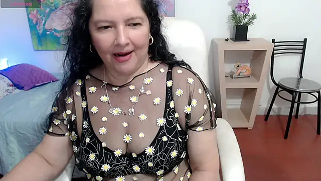 Snapshot of leonela_69 chatting on 03.15.25 leonela 69 online show from 03.15.25