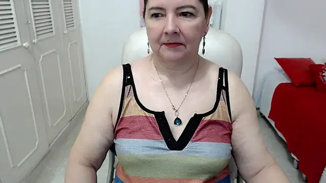 Snapshot of leonela_69 chatting on 06.15.26 leonela 69 online show from 06.15.26