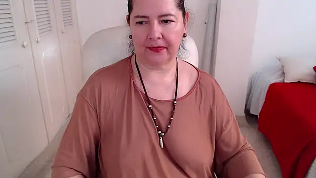 Snapshot of leonela_69 chatting on 06.27.26 leonela 69 online show from 06.27.26
