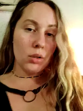 Mona Plus online show from 03.12.25