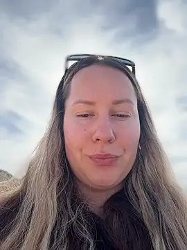 Mona Plus online show from 03.18.26