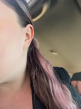 Mona Plus online show from 04.05.26