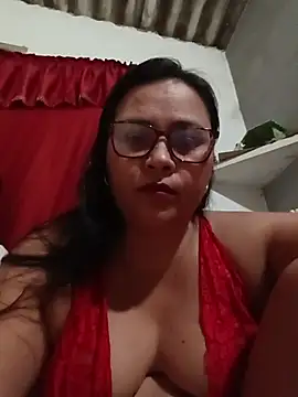 Snapshot of promiscuous-indecent-momm chatting on 01.18.26 promiscuous-indecent-momm online show from 01.18.26