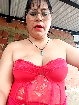 Snapshot of promiscuous-indecent-momm chatting on 04.16.26 promiscuous-indecent-momm online show from 04.16.26