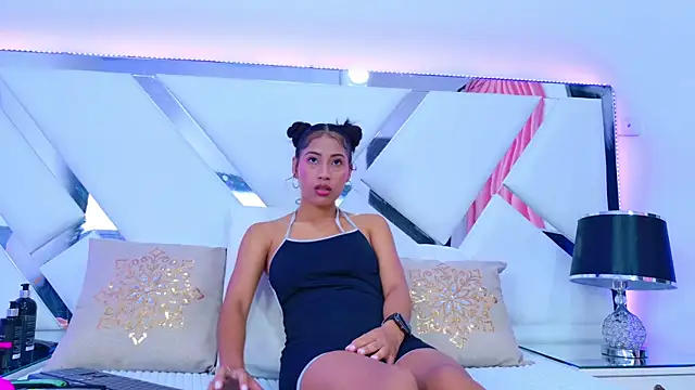 YesyHills online show from 02.20.25