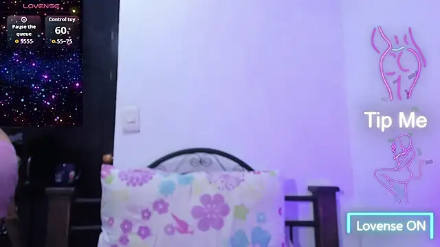 Dollcatalina online show from 10.28.25