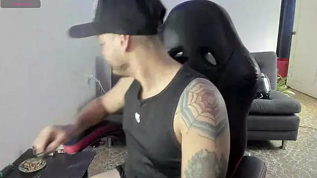 Snapshot of ragnar_lothbrok777 chatting on 09.29.25 ragnar lothbrok777 online show from 09.29.25