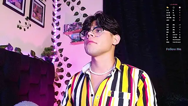 Snapshot of isaac-saenz chatting on 03.04.25 isaac-saenz online show from 03.04.25