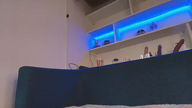 Snapshot of charlotte_bluee chatting on 10.19.25 charlotte bluee online show from 10.19.25