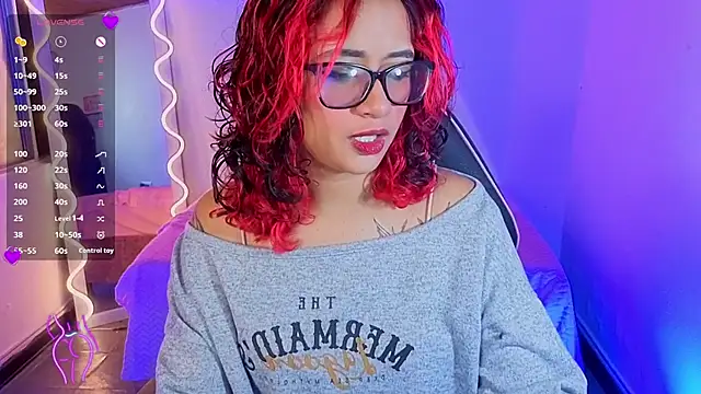 Snapshot of kristen_tay chatting on 11.25.25 kristen tay online show from 11.25.25