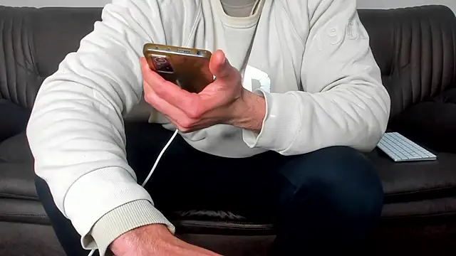 Snapshot of sexyhotmusclesforyou1 chatting on 03.23.25 sexyhotmusclesforyou1 online show from 03.23.25