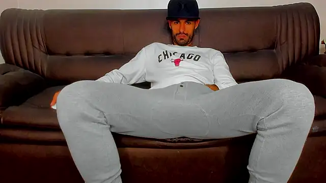 Snapshot of sexyhotmusclesforyou1 chatting on 10.11.25 sexyhotmusclesforyou1 online show from 10.11.25