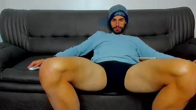 Snapshot of sexyhotmusclesforyou1 chatting on 12.21.25 sexyhotmusclesforyou1 online show from 12.21.25