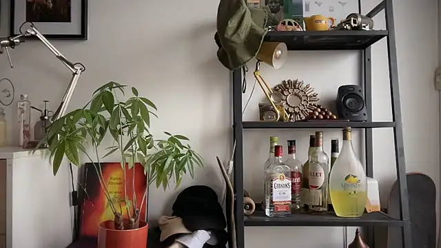 Snapshot of MikymikeBBWD chatting on 11.25.25 MikymikeBBWD online show from 11.25.25