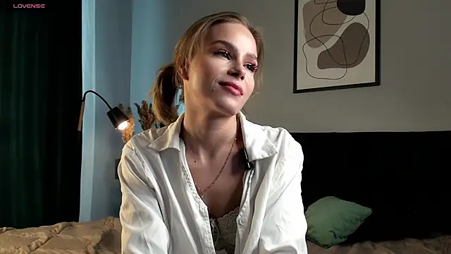 TaiteBayles online show from 03.14.25