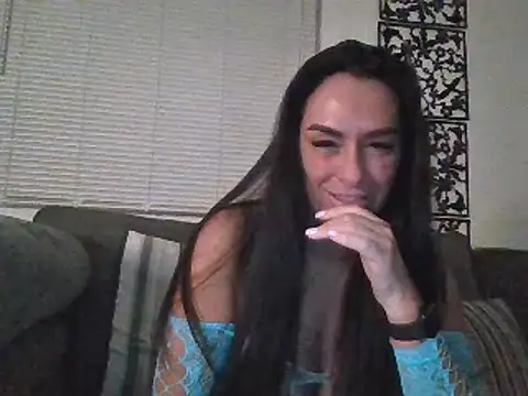 Layla Gilf Mae online show from 03.01.25