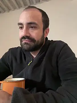 Snapshot of morfeoX chatting on 03.05.25 morfeoX online show from 03.05.25