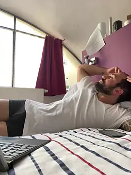 Snapshot of morfeoX chatting on 03.05.25 morfeoX online show from 03.05.25