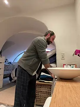 Snapshot of morfeoX chatting on 03.17.25 morfeoX online show from 03.17.25