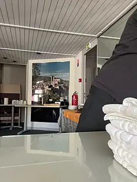 Snapshot of morfeoX chatting on 03.17.25 morfeoX online show from 03.17.25