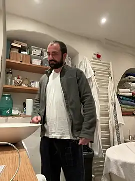 Snapshot of morfeoX chatting on 03.18.25 morfeoX online show from 03.18.25