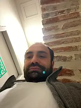 Snapshot of morfeoX chatting on 03.18.25 morfeoX online show from 03.18.25