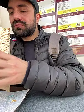 Snapshot of morfeoX chatting on 03.19.25 morfeoX online show from 03.19.25