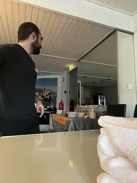 Snapshot of morfeoX chatting on 03.21.25 morfeoX online show from 03.21.25