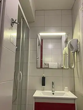 Snapshot of morfeoX chatting on 03.22.25 morfeoX online show from 03.22.25