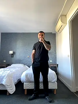 Snapshot of morfeoX chatting on 09.17.25 morfeoX online show from 09.17.25