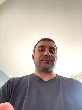 Snapshot of morfeoX chatting on 09.20.25 morfeoX online show from 09.20.25