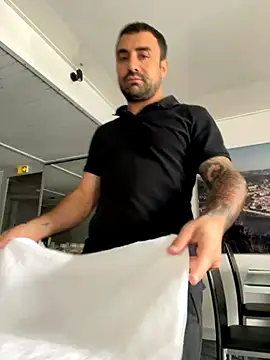 Snapshot of morfeoX chatting on 09.24.25 morfeoX online show from 09.24.25