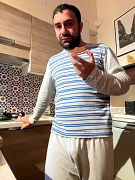 Snapshot of morfeoX chatting on 10.02.25 morfeoX online show from 10.02.25