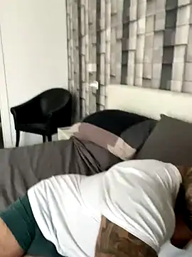 Snapshot of morfeoX chatting on 10.11.25 morfeoX online show from 10.11.25