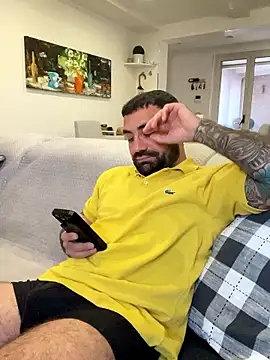 Snapshot of morfeoX chatting on 10.29.25 morfeoX online show from 10.29.25